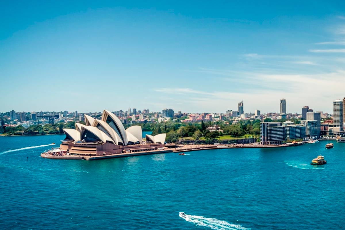 Australia y Nueva Zelanda cierran fronteras al turismo